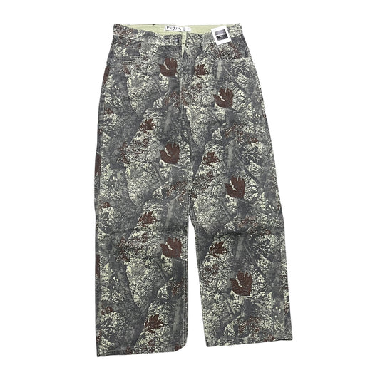 green baggy pants